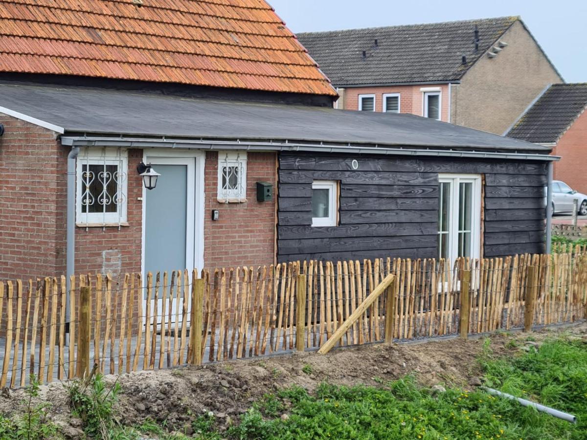 Schwone Diekhuusje - Vakantiewoning Aan De Noordzeekust Villa Schoondijke Bagian luar foto